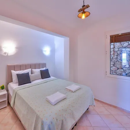 Panaroma Meis Suits * Kaş