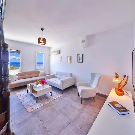 Panaroma Meis Suits Feriehus