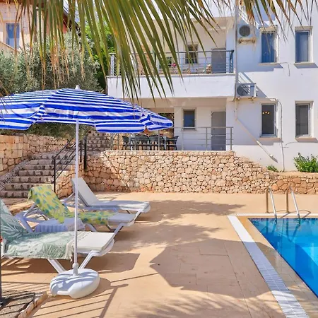 Panaroma Meis Suits * Kaş